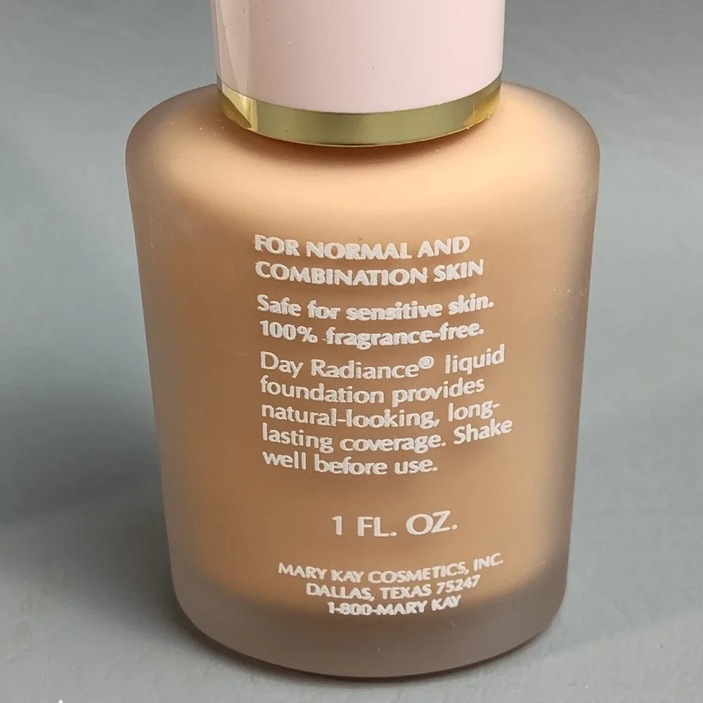 Mary‎ Kay Day Radiance Liquid Foundation Misty Ivory 1069 NEW in Box